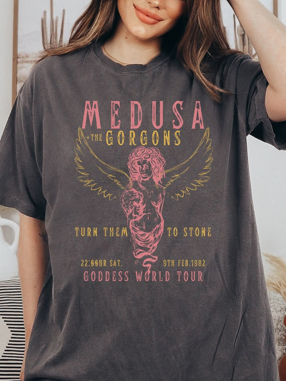 Maglietta con fascia vintage della dea greca Medusa