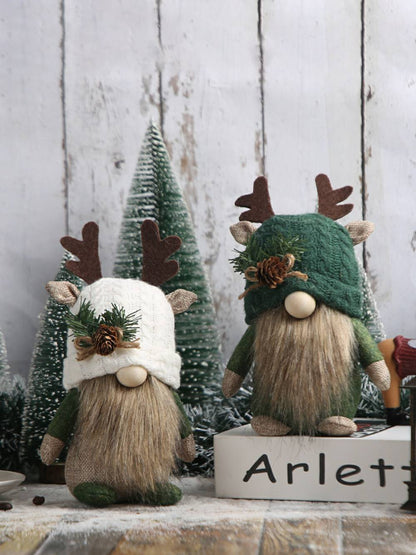 Adorable décoration de Noël en forme de gnome de forêt en bois et pomme de pin.