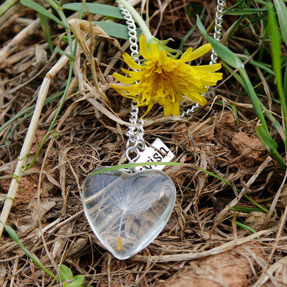 Collane con fiori pressati in resina - Dente di leone in cristallo con cuore