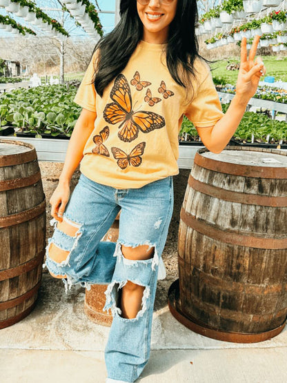 Camiseta con estampado de mariposa monarca