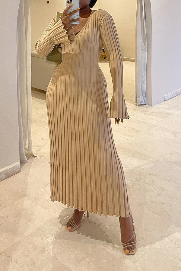 Chic Pleated Trumpet Sleeve Dress