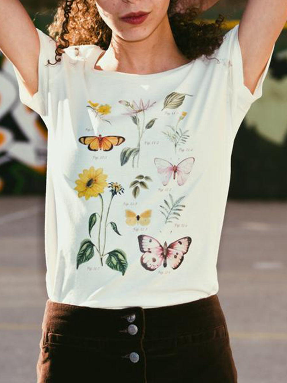 Camiseta con gráfico botánico