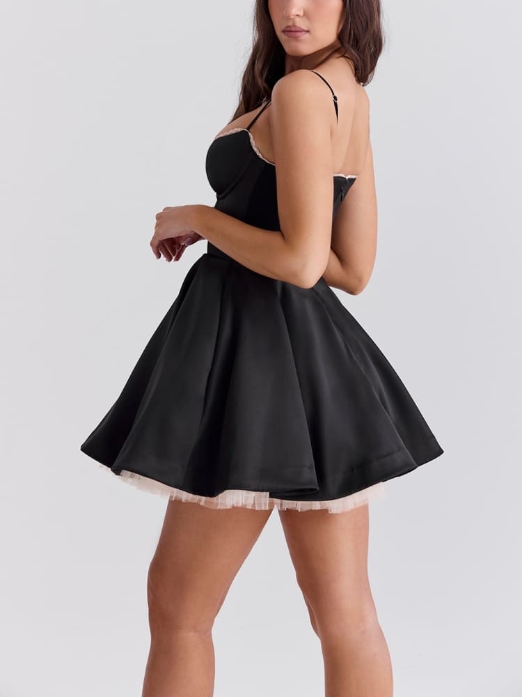 Robe courte en tulle noire 